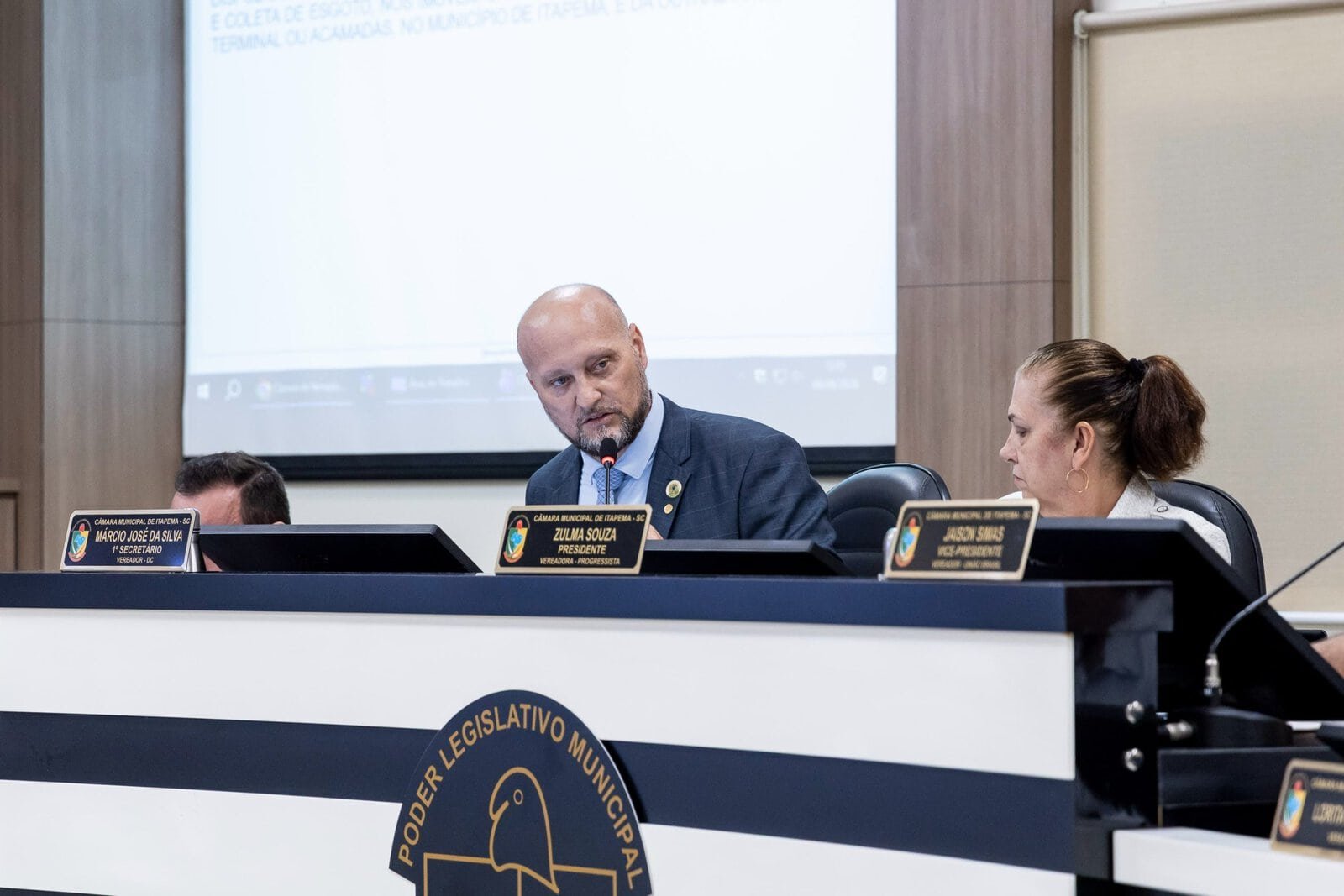 Câmara de Itapema promove audiências públicas sobre saneamento e carreira da Educação Infantil
