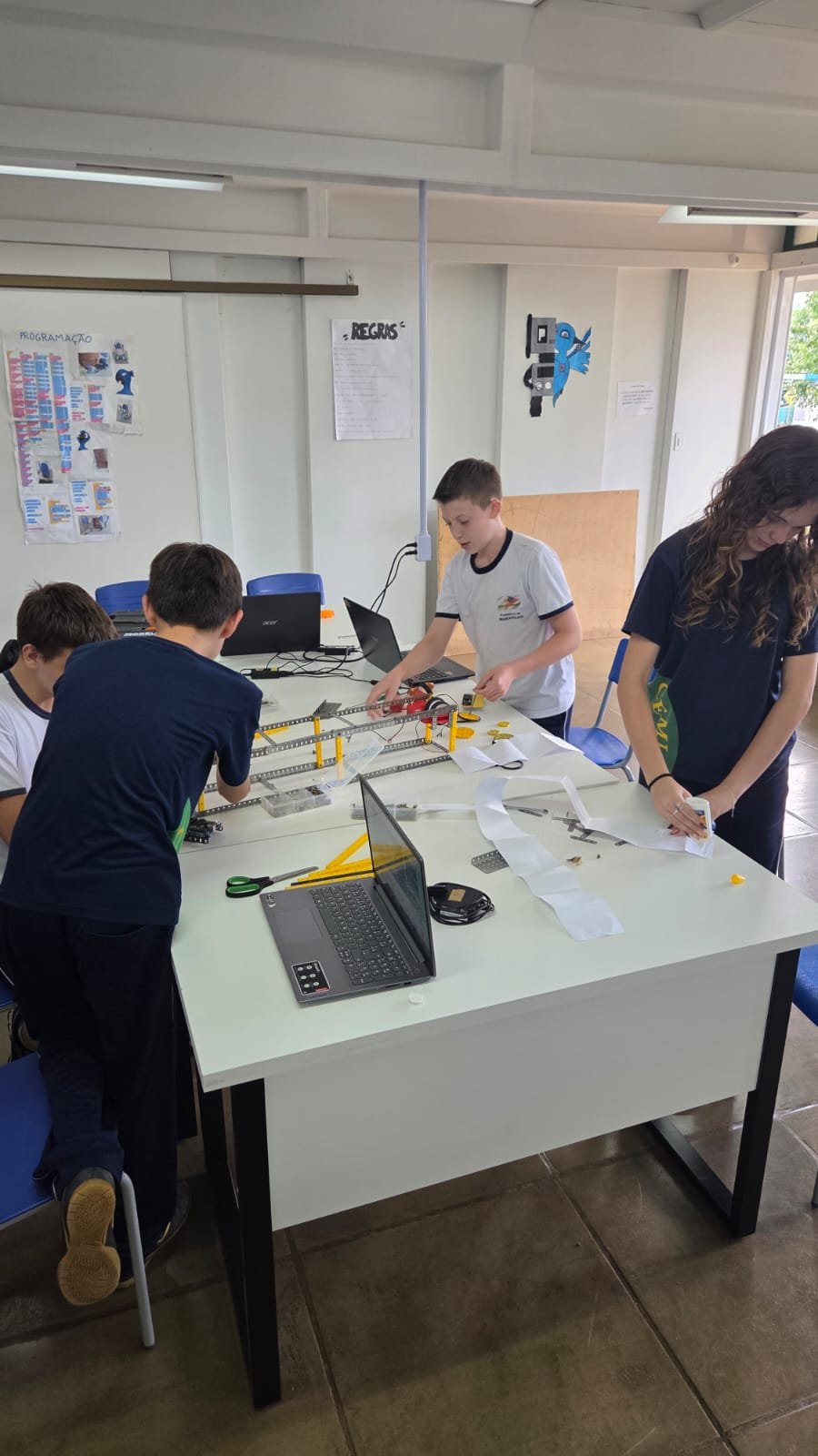 Alunos de robótica do município se preparam para competições