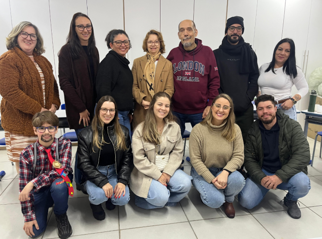 Série Diálogos estreia com sucesso e inspira futuros escritores em Maravilha