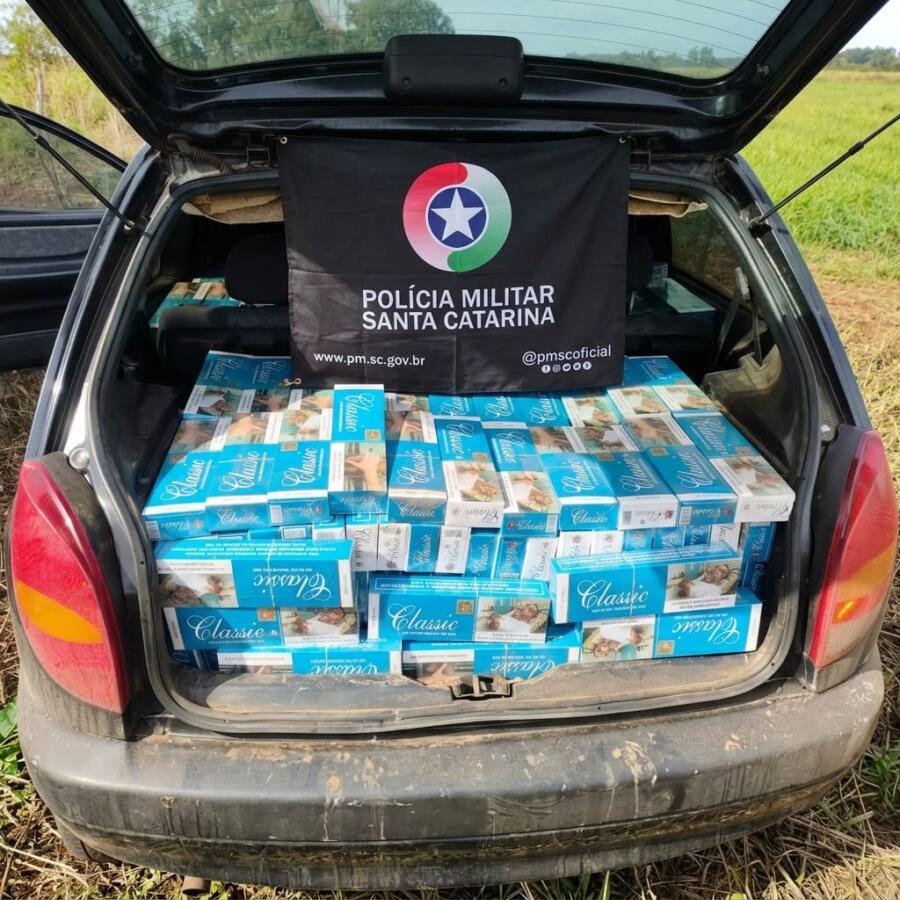 Fuga termina com prisão e apreensão de carga de cigarros contrabandeados em Campo Erê