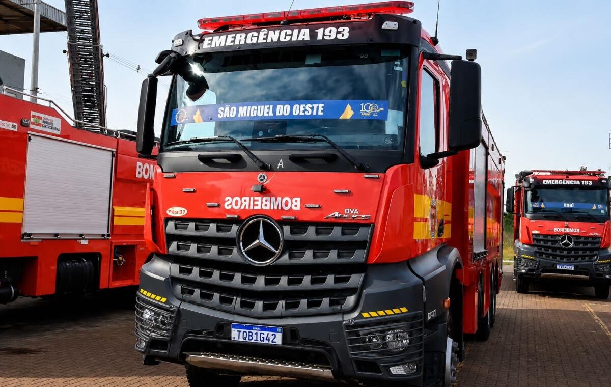 Bombeiros de SMO recebe novo caminhão com tanque de 12 mil litros