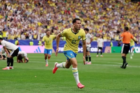 Brasil vence o Japão de virada nos acréscimos e avança às oitavas da Copa do Mundo