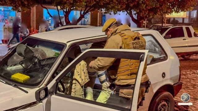 Perseguição policial termina com colisão, apreensão de droga e buscas em área de mata em São Miguel do Oeste