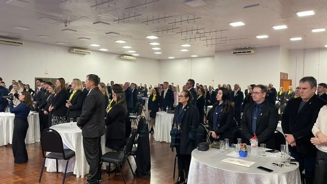 Clubes Lions e LEO de Maravilha empossam novas diretorias