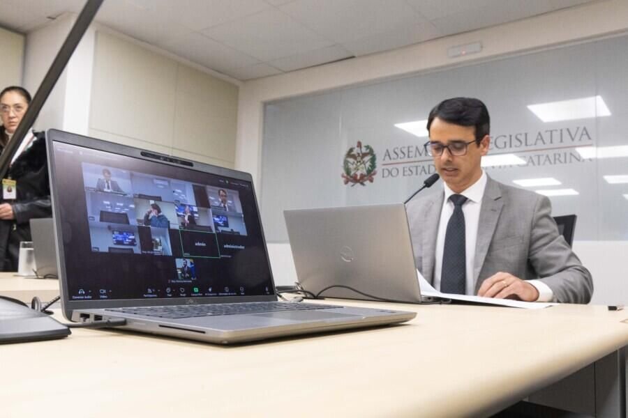 Projeto que cria programa de tratamento para dependentes químicos avança na Alesc