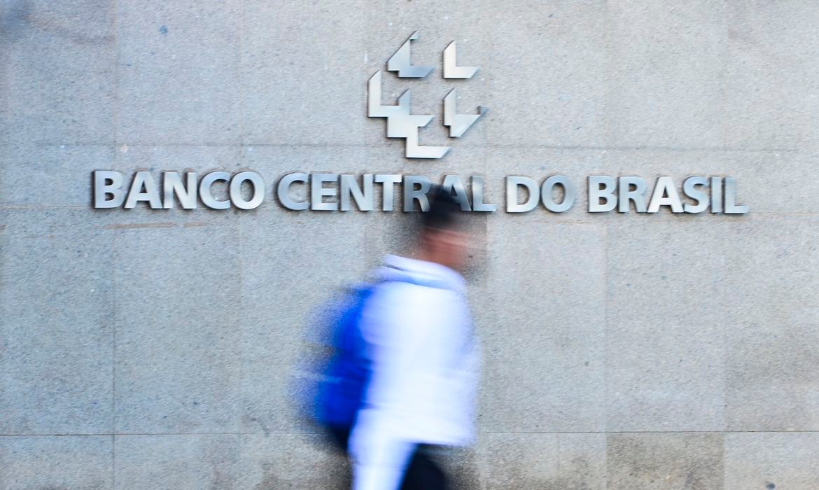 Copom avalia indicadores econômicos e decide sobre Selic