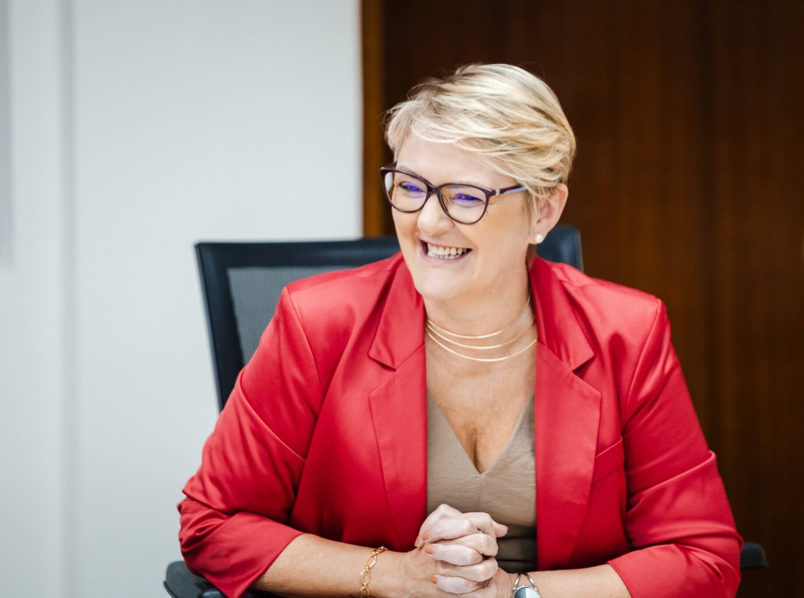 Luciane Carminatti comenta decisão do TJSC que invalida lei sobre debates de gênero nas escolas - Santa Catarina em Pauta