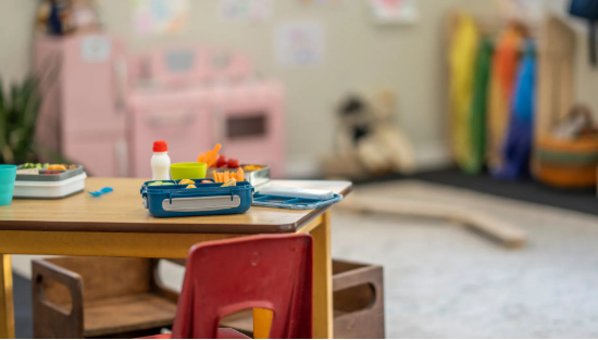 Professora é condenada por maus-tratos contra criança autista em creche de SC