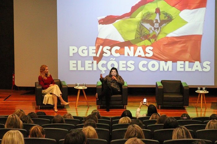 PGE reúne mais de 200 mulheres em seminário sobre participação feminina nas eleições