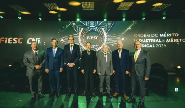 Fiesc homenageia industrial de Maravilha e destaca protagonismo da Rotoplast no desenvolvimento do Oeste