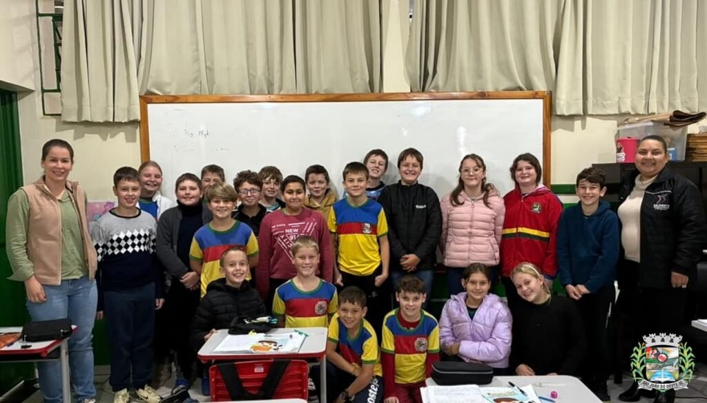 Escolas de São João do Oeste recebem ação educativa sobre bem-estar animal e posse responsável