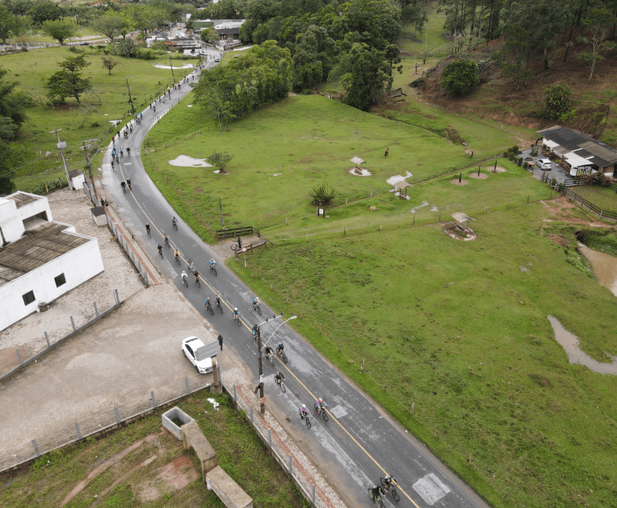Passeio Ciclístico Rural reúne mais de 300 participantes no interior de Itajaí