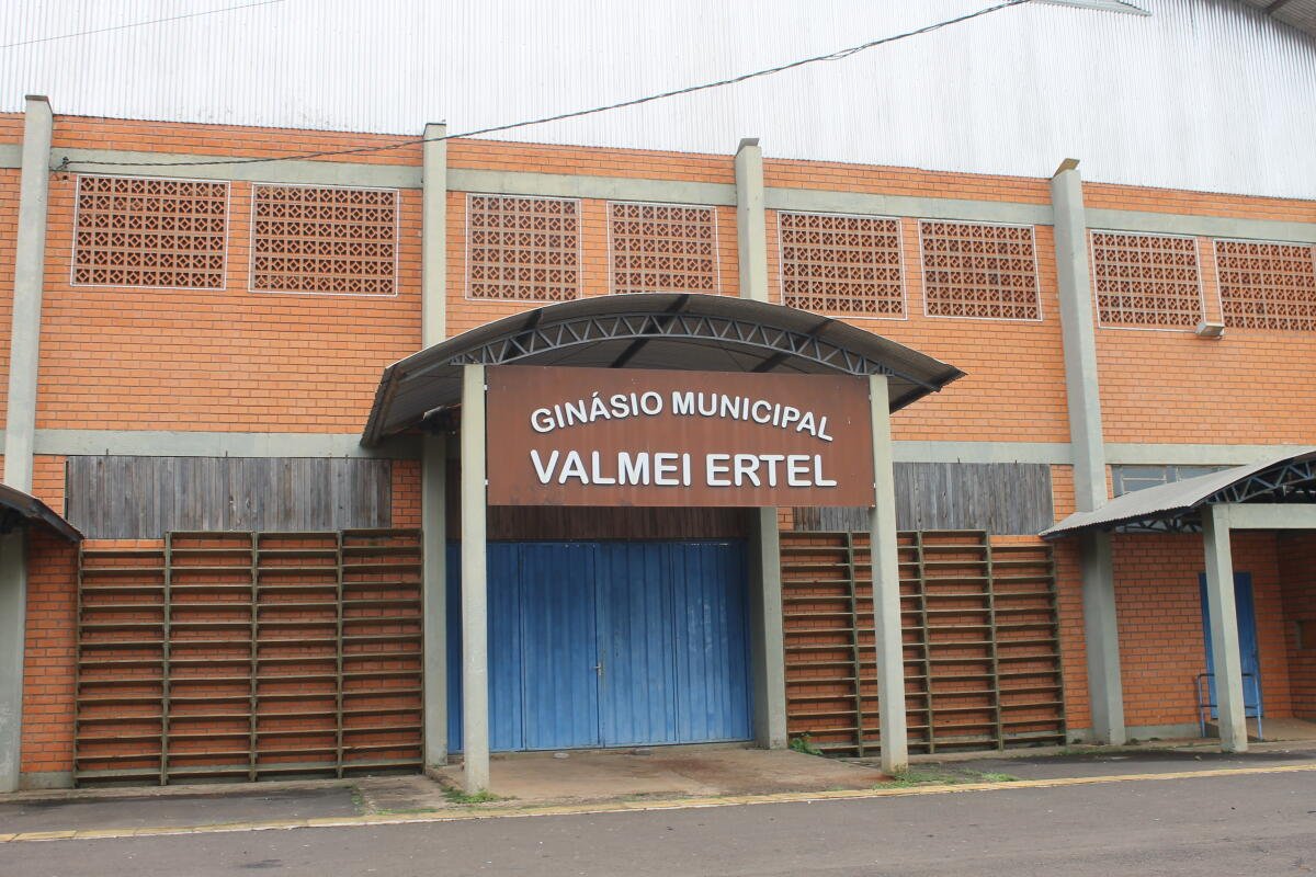 São João do Oeste investe em área coberta para eventos culturais