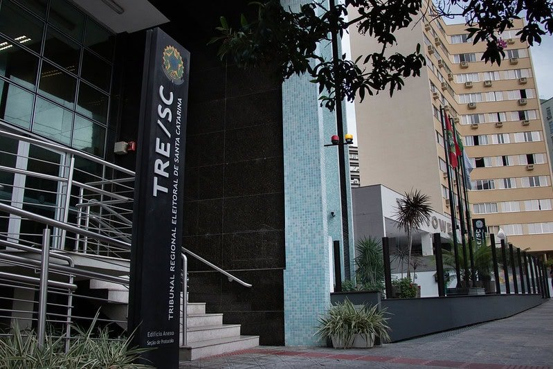 TRE-SC suspende pesquisa eleitoral após apontar dados irregulares - Santa Catarina em Pauta