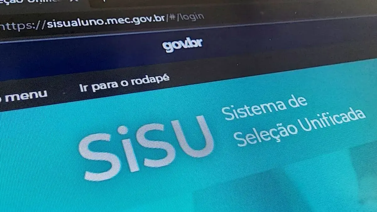 Pix “engole” cédulas e faz Banco Central emitir 31% menos dinheiro físico