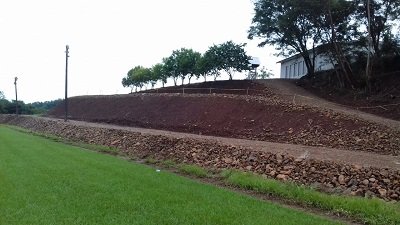 Prefeitura de Tunápolis otimiza terreno baldio em Linha São José