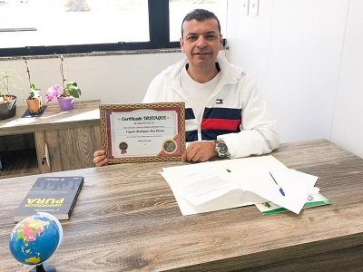 Vereador recebe certificado de Político Destaque 2018