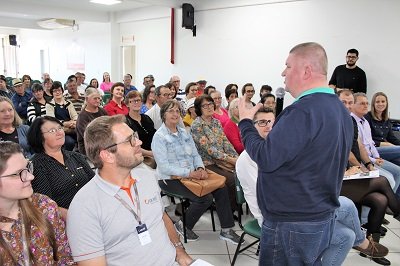 Oportunidade em curso de extensão empolga idosos