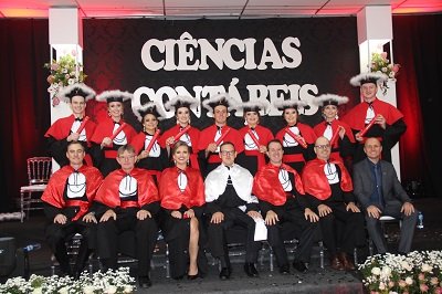 CIÊNCIAS CONTÁBEIS FAZ A FESTA EM LINDA FORMATURA NO CLUBE IMIGRANTES