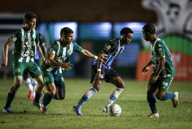 Vaiado pela torcida, Grêmio perde para a Chapecoense em amistoso no Mato Grosso