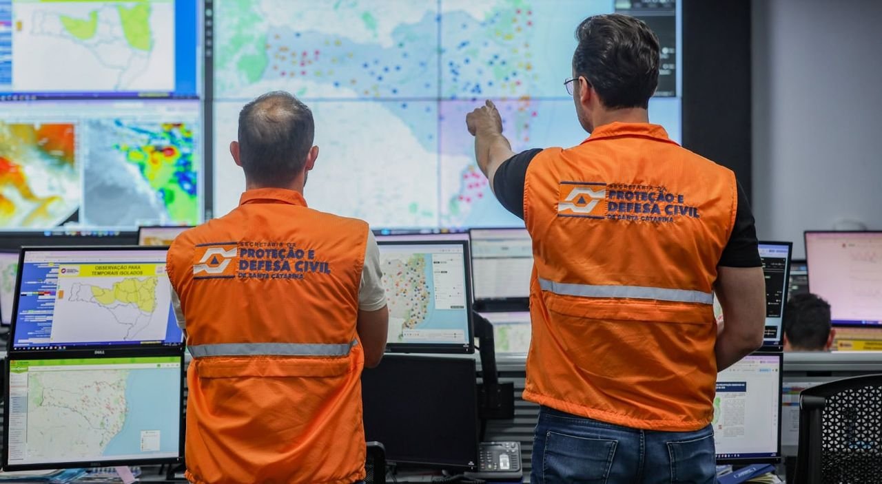 Defesa Civil orienta população a se cadastrar para receber alertas de eventos climáticos