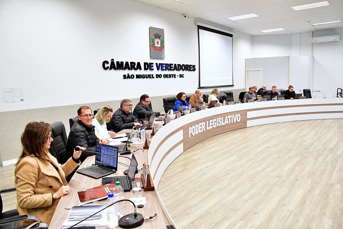 Câmara aprova projeto para doação de caminhonete à Polícia Civil em SMO
