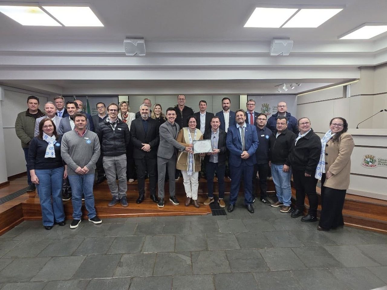 Câmara de Chapecó homenageia CIS-AMOSC pelos 30 anos de atuação na saúde pública regional