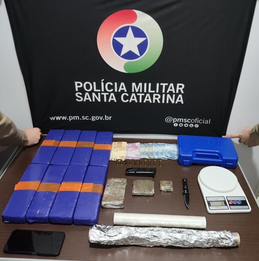 PM prende dois homens por tráfico de drogas e apreende 5,5kg de maconha em Maravilha