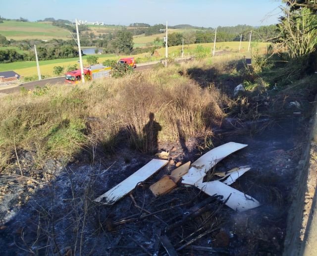 Dois incêndios em vegetação mobilizam bombeiros em Maravilha na tarde desta sexta-feira (17)