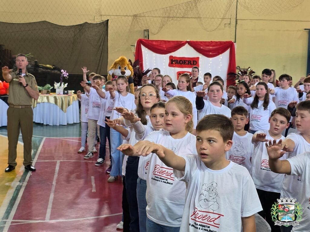 PROERD forma 76 alunos e reforça prevenção às drogas e à violência em São João do Oeste