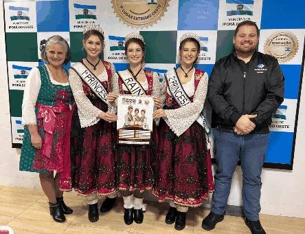 Comitiva da 16ª Semana Alemã convida população de Iporã do Oeste para evento cultural
