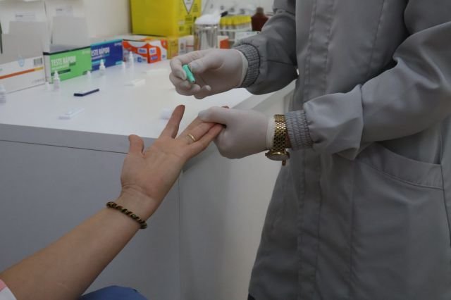 Saúde de Maravilha ofereceu testes rápidos e vacinação para prevenção de hepatites em atendimento especial no sábado (18)
