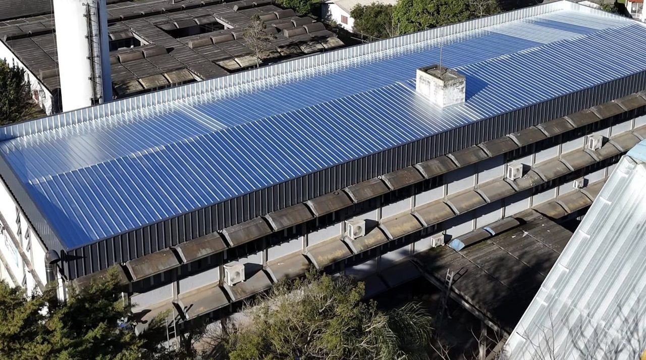 Investimento de R$ 440 mil garante novo telhado para escola de Concórdia e elimina problema histórico de goteiras