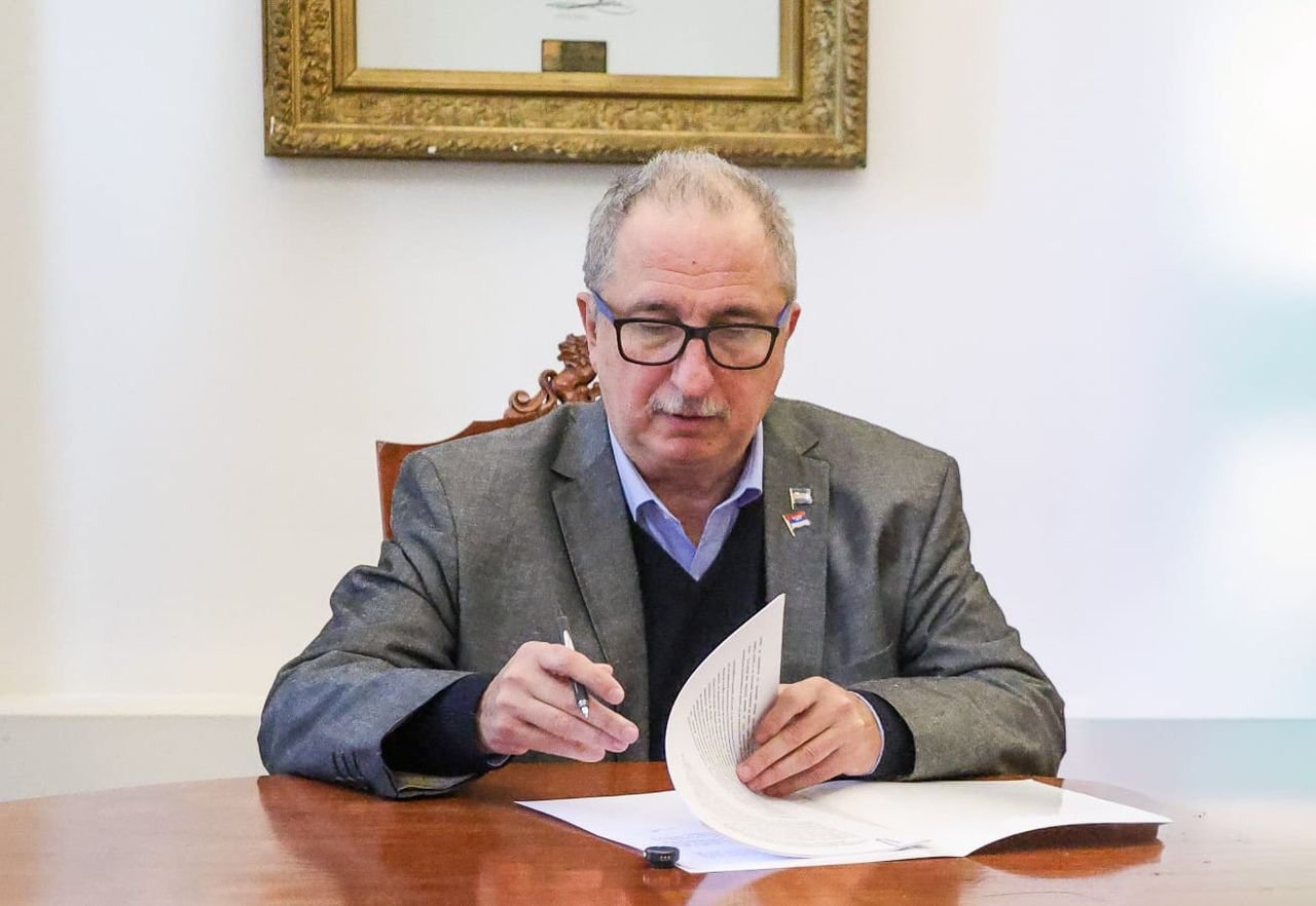 Passalacqua avanza con una reforma del Estado y concentra áreas estratégicas en dos ministerios