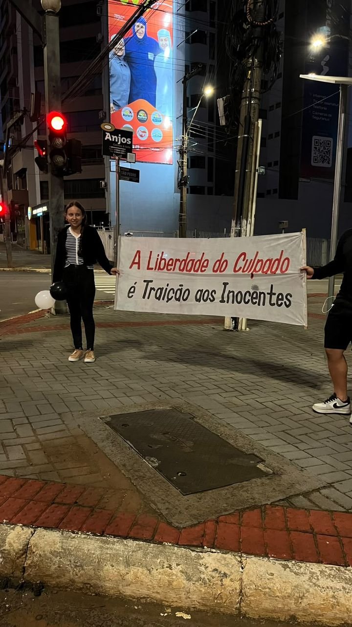 Manifestação reúne familiares, amigos e caminhoneiros em pedido por justiça pela morte de Jhonatam Novask