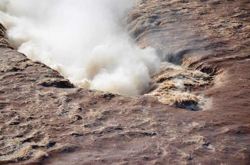 Cataratas del Iguazú: cerraron el circuito Garganta del Diablo por el aumento del caudal
