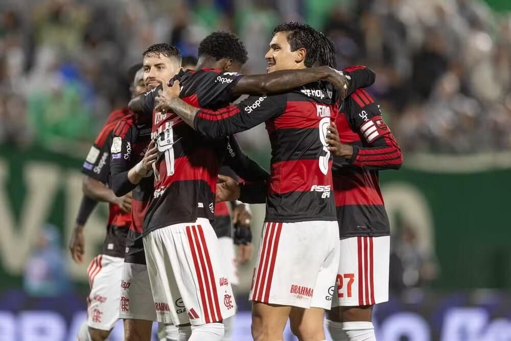 Chape é superada pelo Flamengo na Arena Condá, mas segue firme na luta pelo Brasileirão