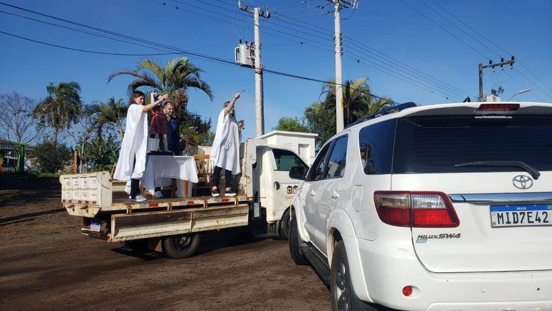 Feira Livre e Benção dos Carros marcam o Dia do Colono e do Motorista em Iporã do Oeste