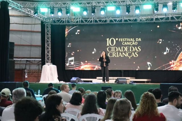 FOTOS: Festival Municipal da Canção destaca talentos em Maravilha