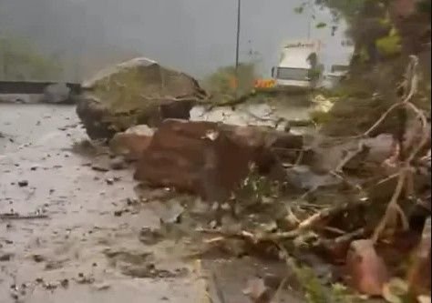 Serra do Rio do Rastro é interditada após deslizamento