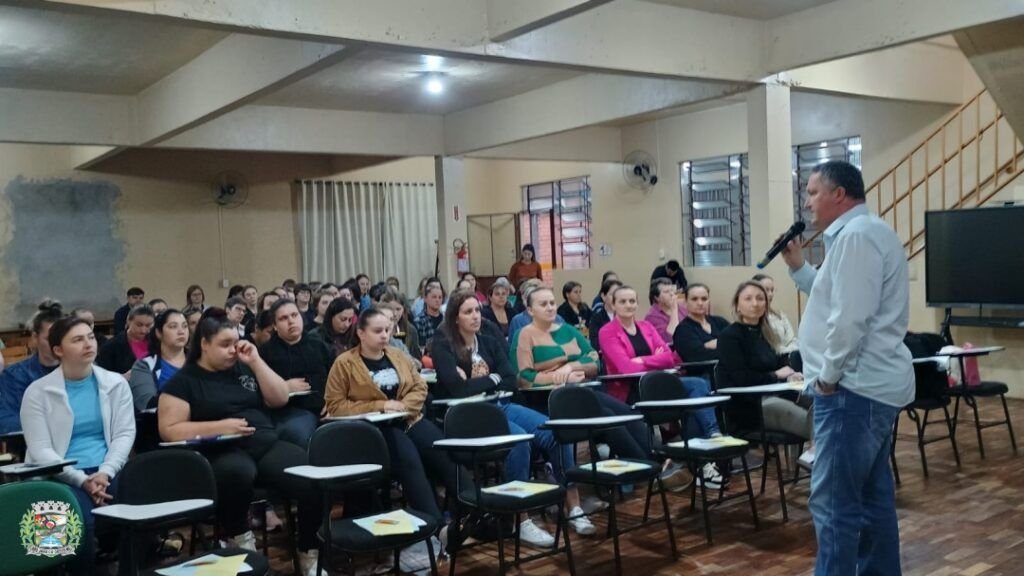 São João do Oeste Promove Formação Continuada para Educadores