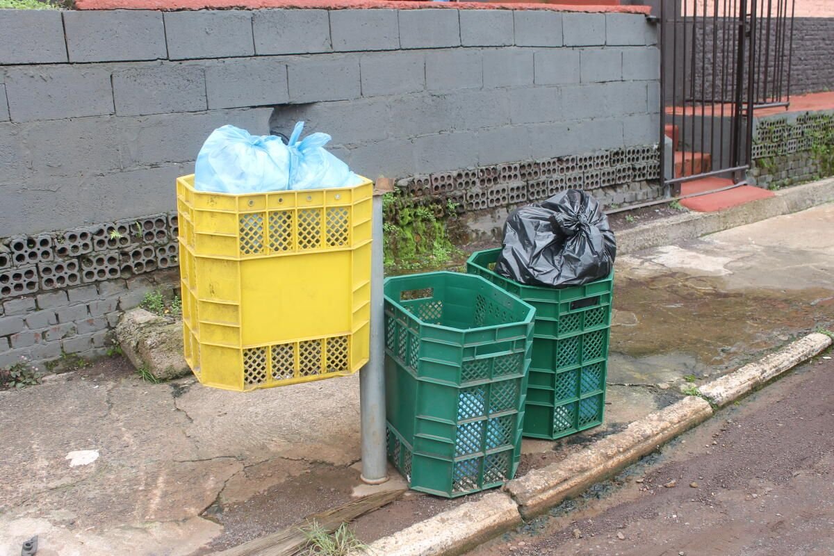 Diretor de Urbanismo avalia retirada de lixeiras públicas em Itapiranga