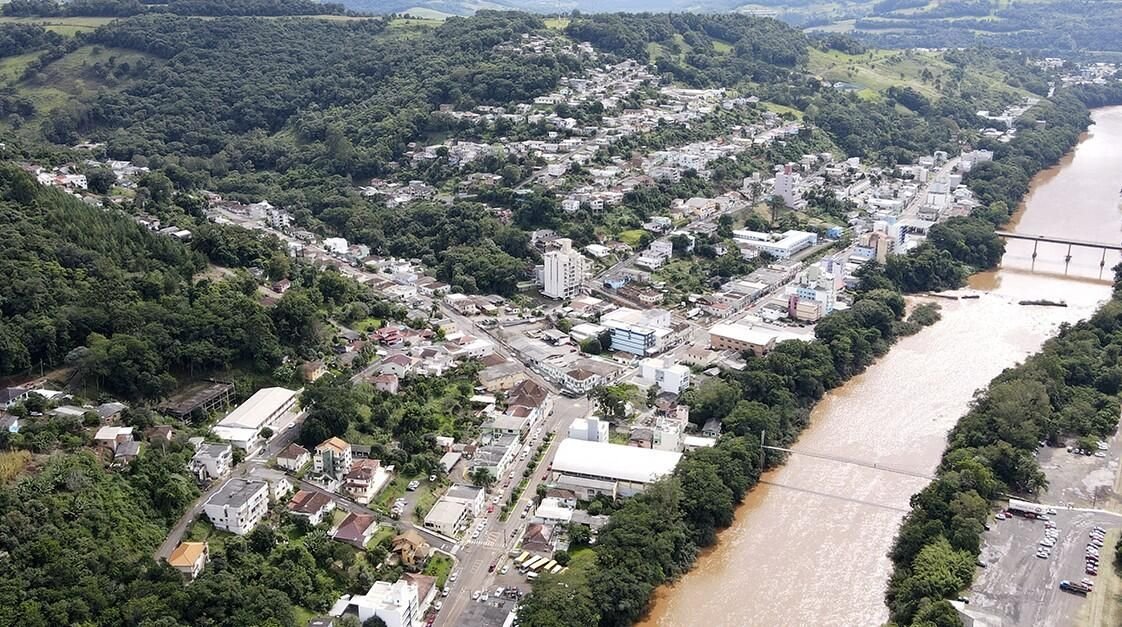 Jovem é resgatada após quatro dias em cárcere privado em Ouro, SC