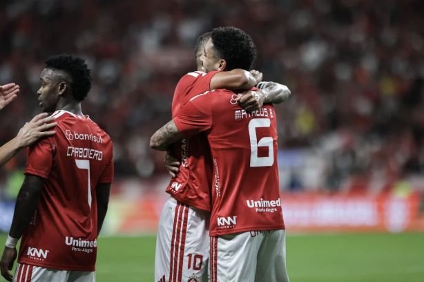 Inter vence Corinthians por 2 a 0 nas oitavas da Copa do Brasil