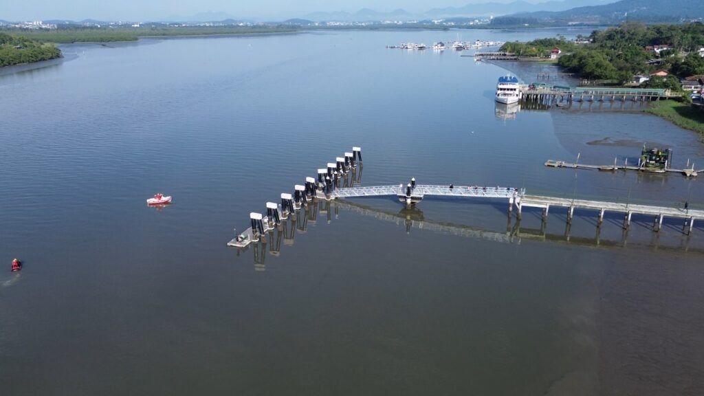 Joinville inaugura novo Cais Flutuante do Espinheiros para turismo náutico