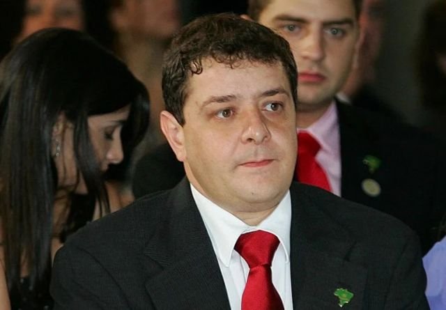 PF solicita abertura de terceiro inquérito contra Lulinha ao STF