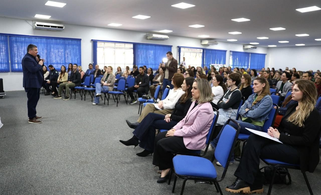 Chapecó debate impactos das experiências adversas na infância e ações de proteção