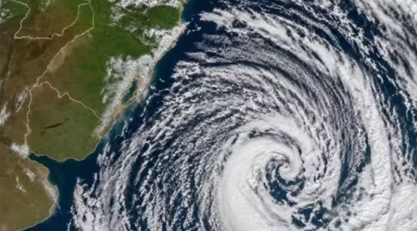 Inmet monitora ciclone bomba com risco de temporais em Santa Catarina