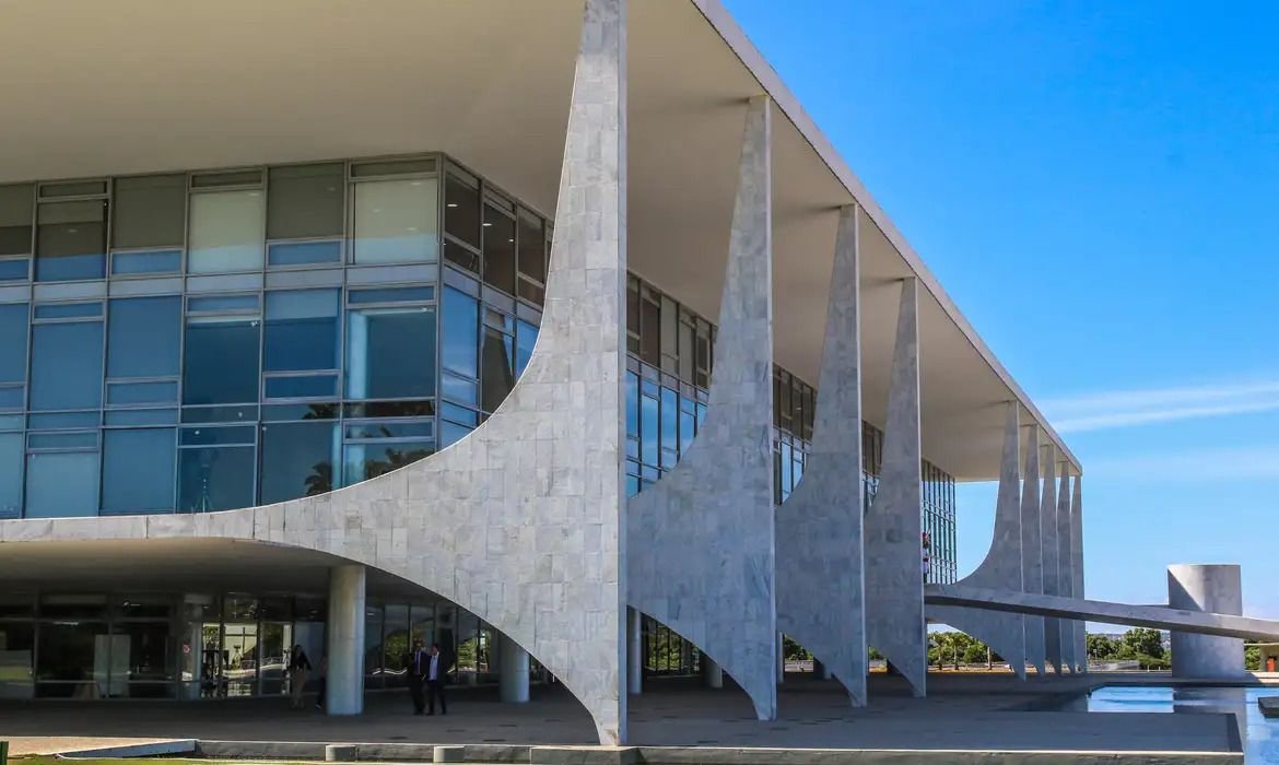 Brasil repudia revogação do visto da embaixadora nos EUA