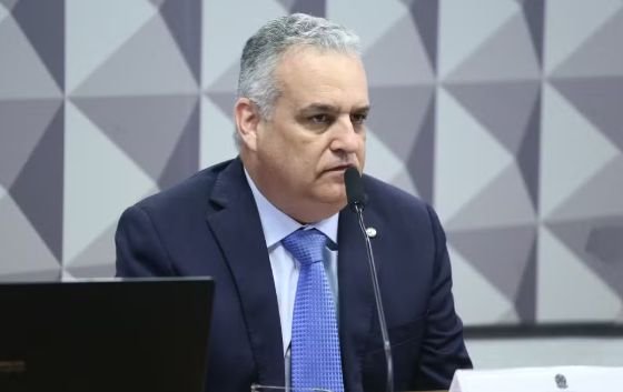 Flávio Bolsonaro anuncia Alfredo Gaspar como candidato a vice-presidente